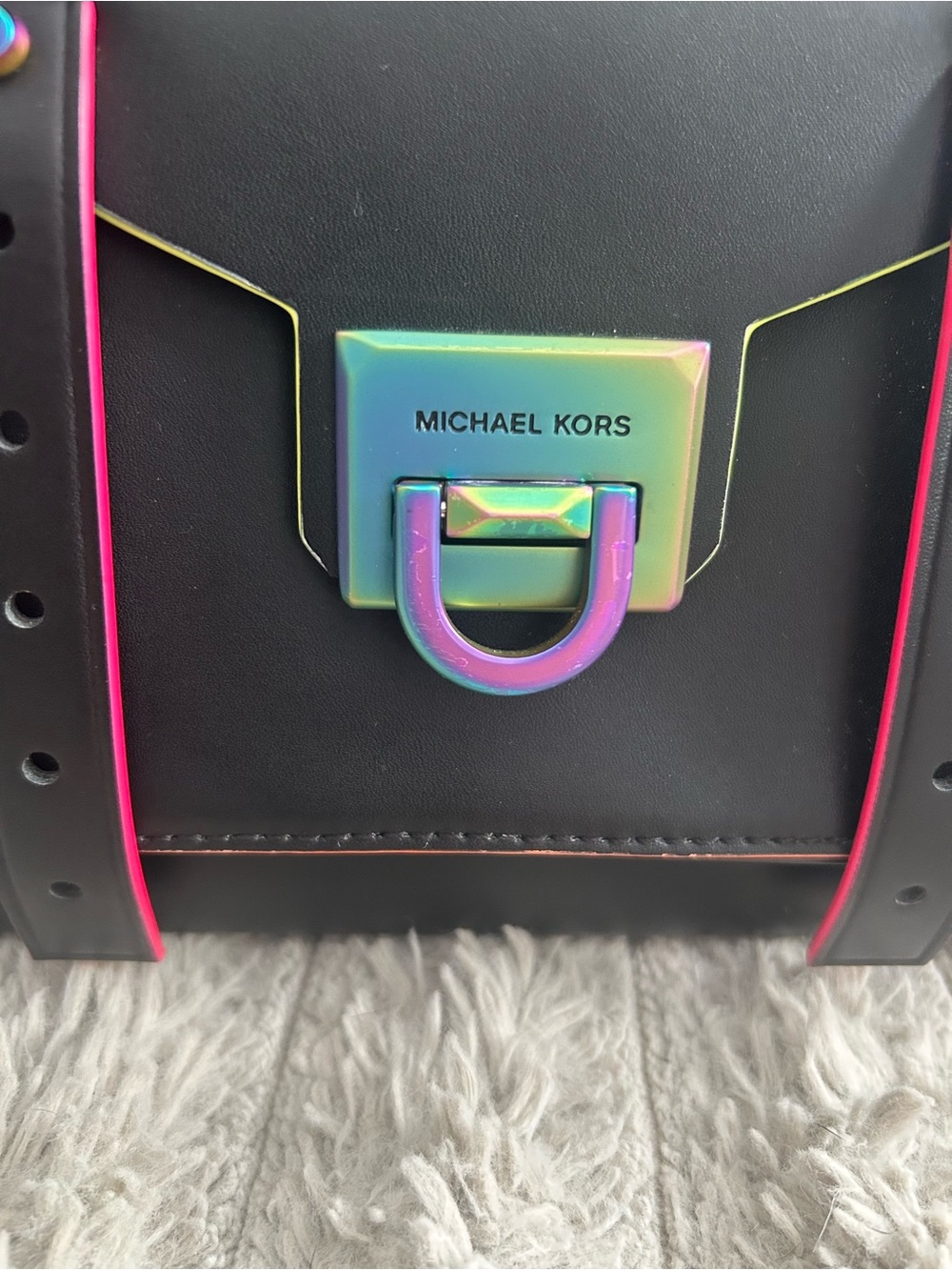 Michael Kors Manhattan Leather Satchel with Neon piping - Picture 3 of 9